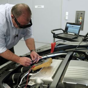 Porsche déploie des solutions de réalité augmentée dans ses 189 concessions&nbsp;américaines